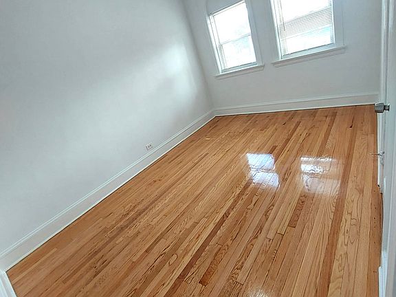 4th image of 4808 W Barry Ave APT 2E