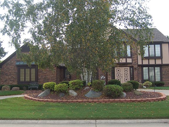 5th image of 46572 Greenridge Dr