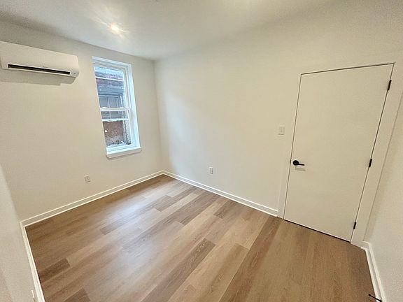 3rd image of 2725 W Girard Ave APT 2R