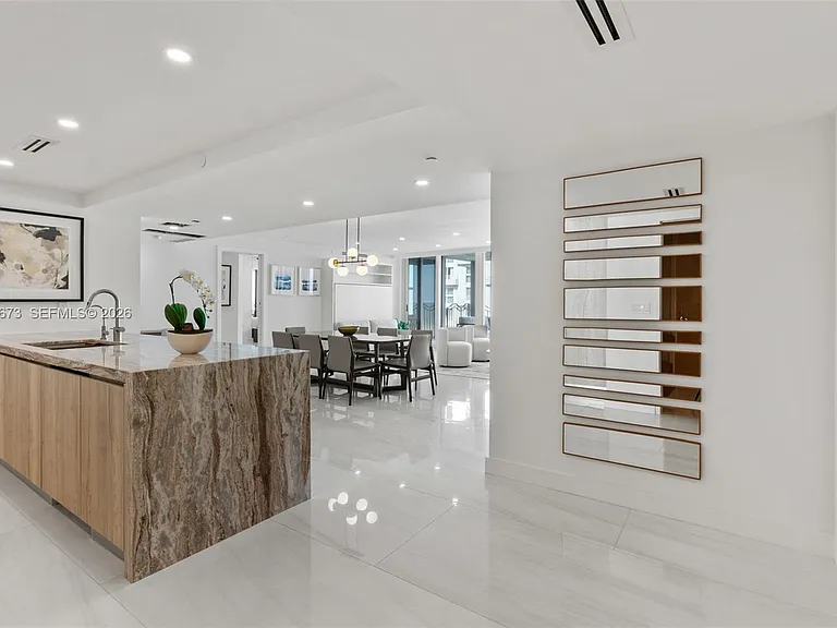 1500 Ocean Dr #1003 — Photo 3