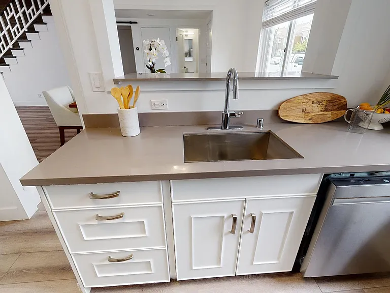 3711 19th Ave — Photo 43