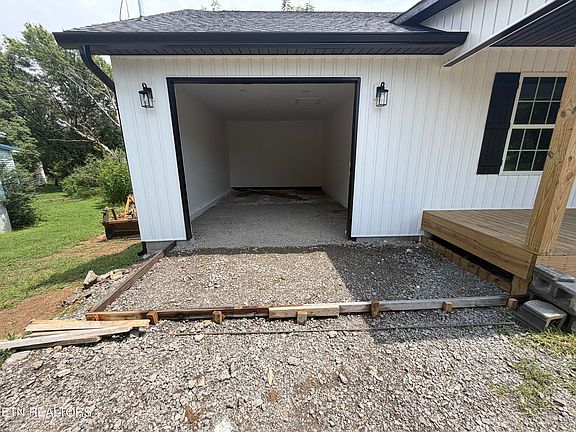 2nd image of 116 Bristol Rd