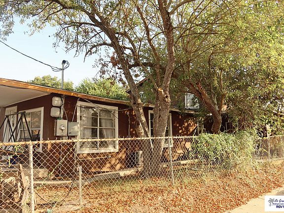 4th image of 3004 Leopard St