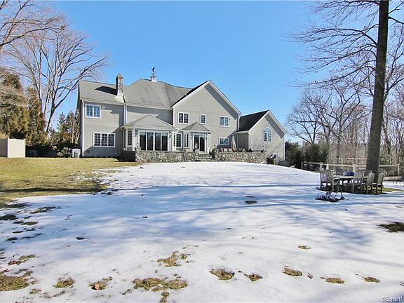 3rd image of 62 Woodbine Way