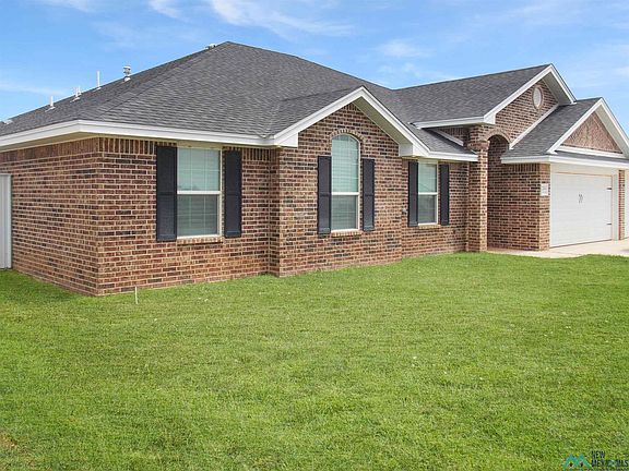 2nd image of 2204 Amanda Ln
