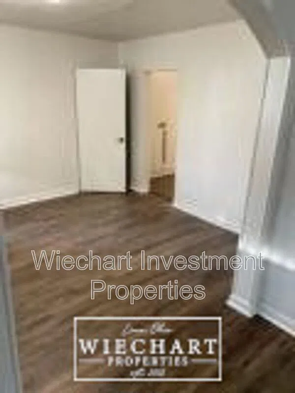 4 bed, 2.0 bath, 2000 sqft, $1,595 — Photo 4