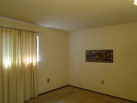 5th image of 1220 Summerview Dr
