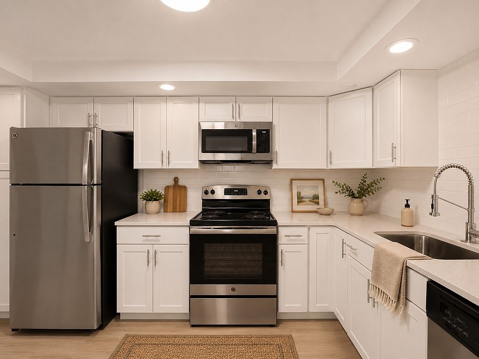 1st image of 1 Stonehill Dr #4