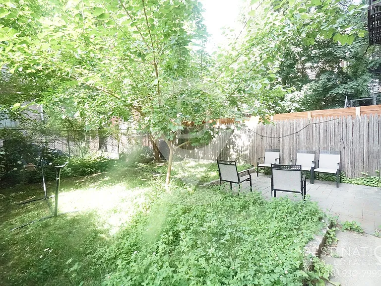 446 Bergen St #1L — Photo 16