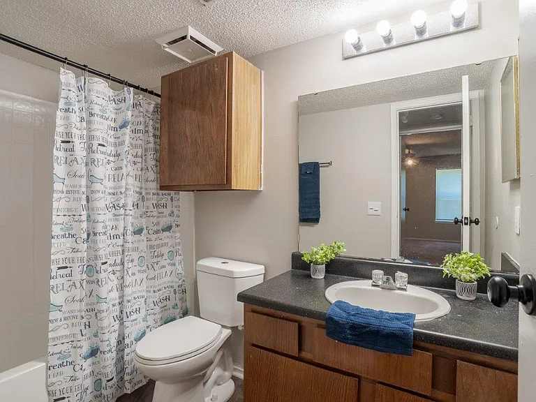 The Waterford Apartment Homes — Photo 18