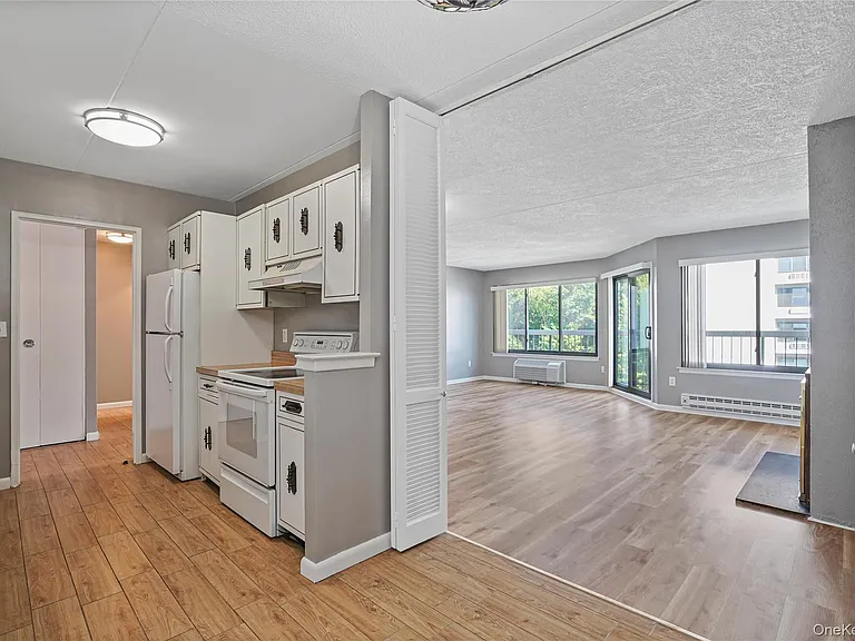 200 High Point Dr #6 PENTHOUSE — Photo 10