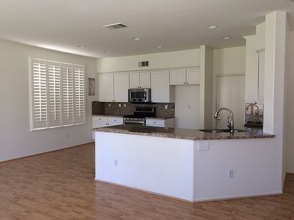 4th image of 15869 Silver Springs Dr