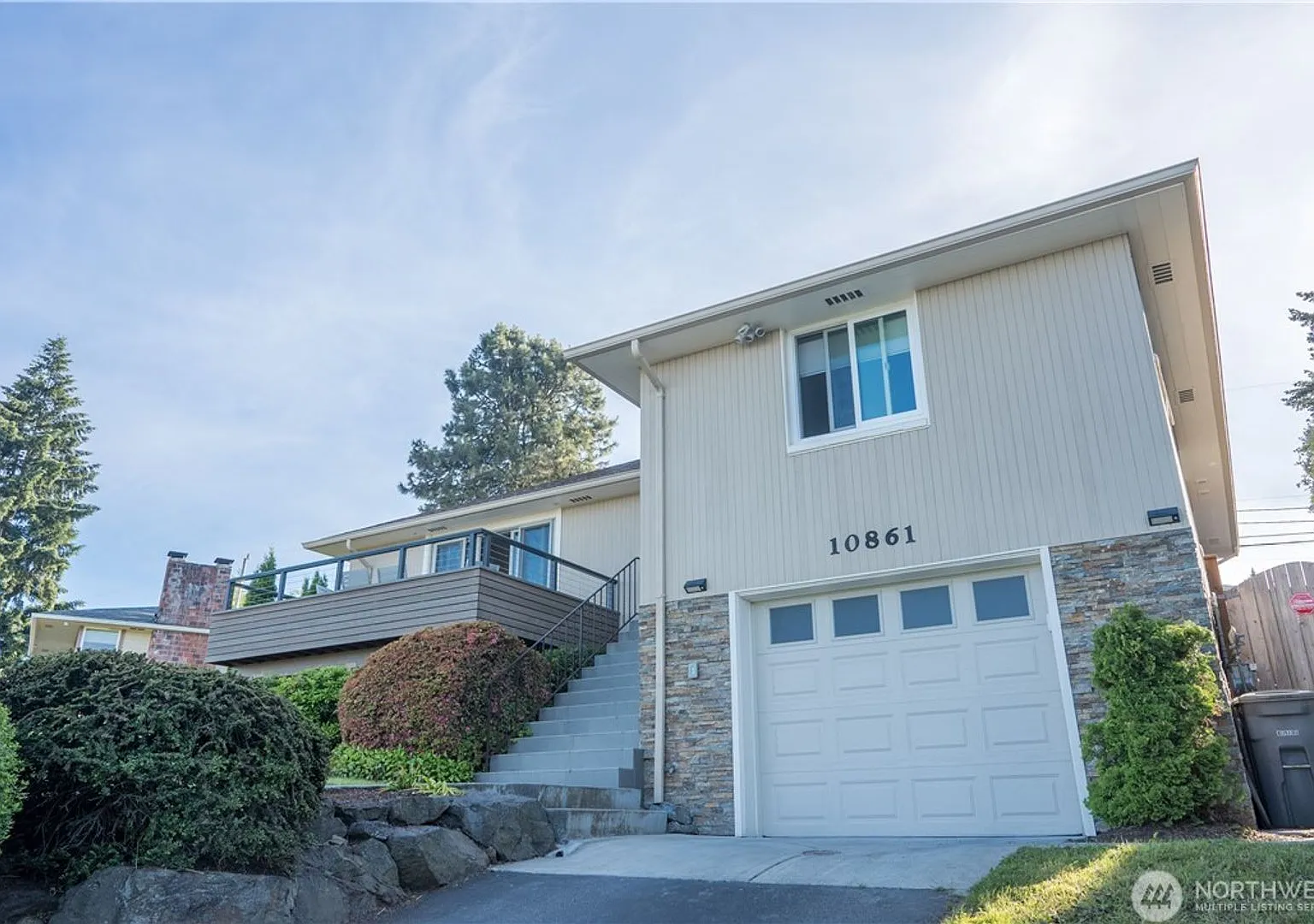 3Bd/2.5Ba Seattle Home — Photo 1
