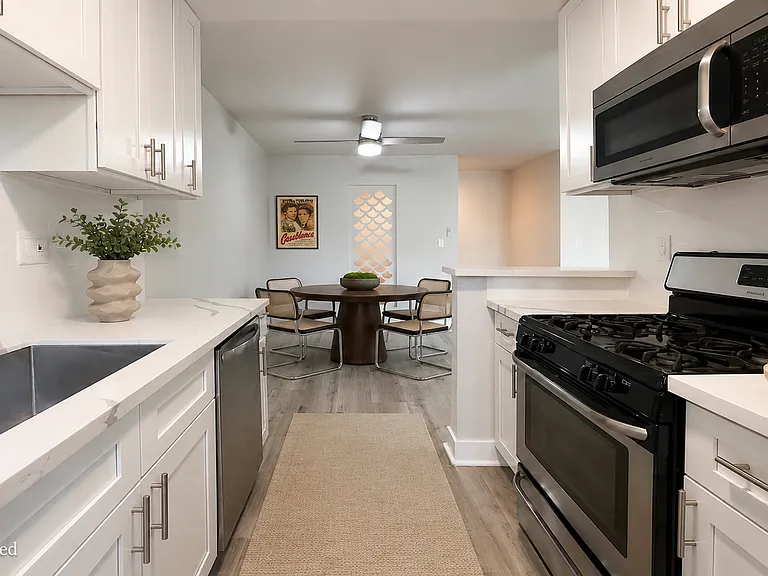2233 S Ridgeley Dr #106 — Photo 6