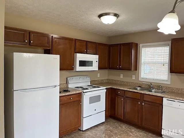 3701 Bronson Ln — Photo 5