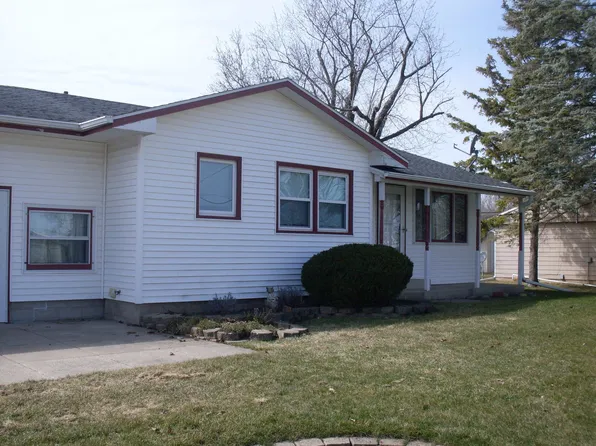 510 Poygan Rd, Omro, WI 54963