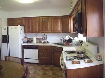 2nd image of 8212 Lindenwood Ln