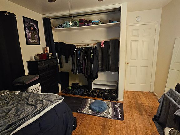 3rd image of 194 Lu Anne Dr #1