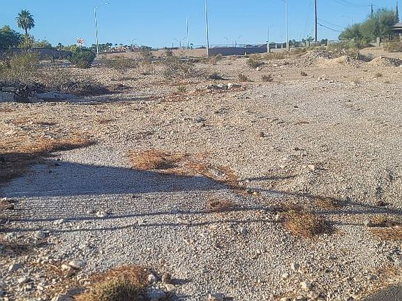 5th image of 9180 W Hammer Ln