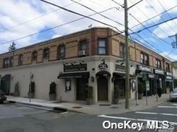 918 Hempstead Tpke APT 4, Franklin Square, NY 11010