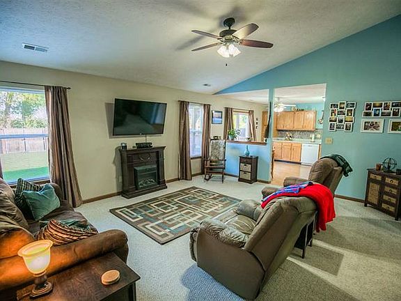 5th image of 616 Braxton Dr N