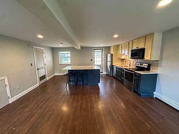 5th image of 304 Elmira Trl