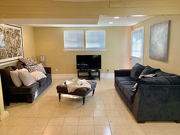 2nd image of 3206 Orleans Ave