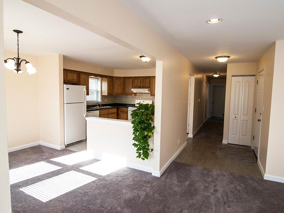 1st image of 660 Beau Ct APT 2