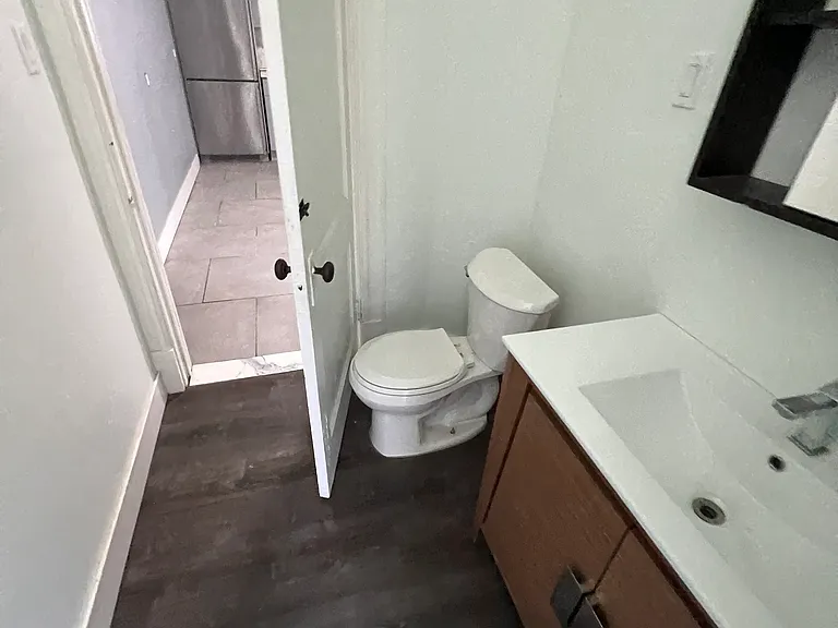 21 S White St #B — Photo 8