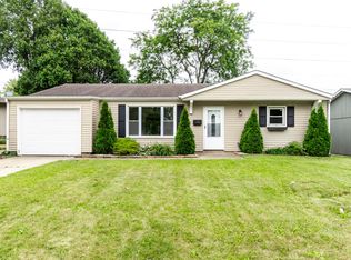 1452 Sutherland Ln, South Bend, IN 46614