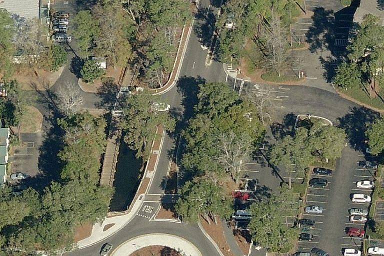 1st image of 122 Mathews Dr