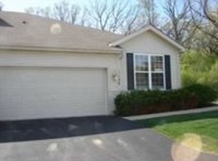 1126 N Oakwood Dr, Fox Lake, IL 60020