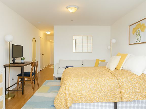 3rd image of 322 E 39th St APT 3B