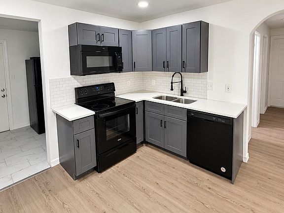 5th image of 7402 Navigation Blvd