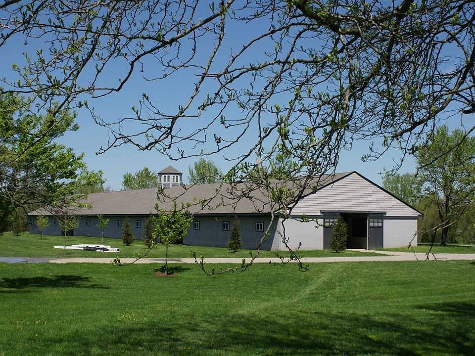 1st image of 1300 Castle Rock Way