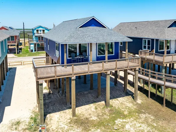 4831 Bluewater Dr, Freeport, TX 77541