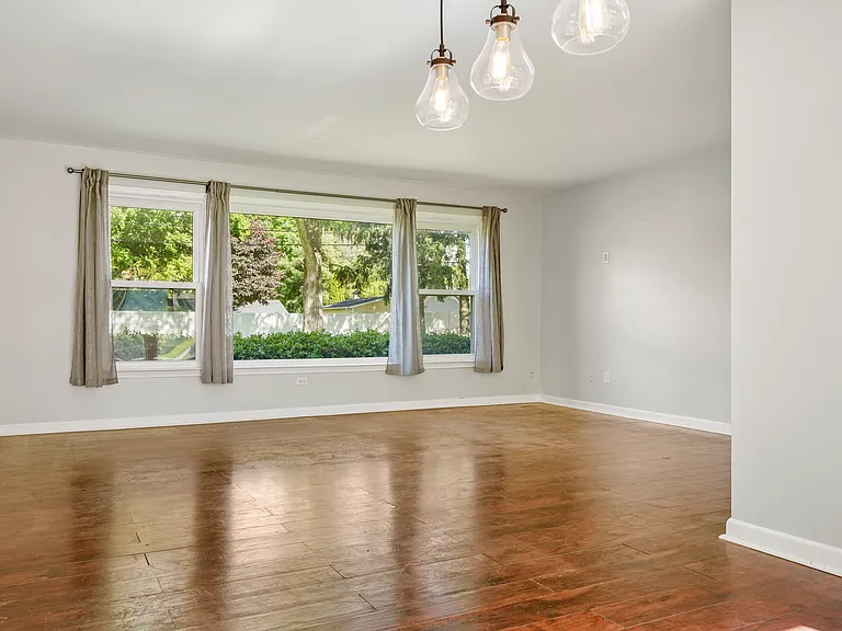 6843 E Dartmoor Rd — Photo 5