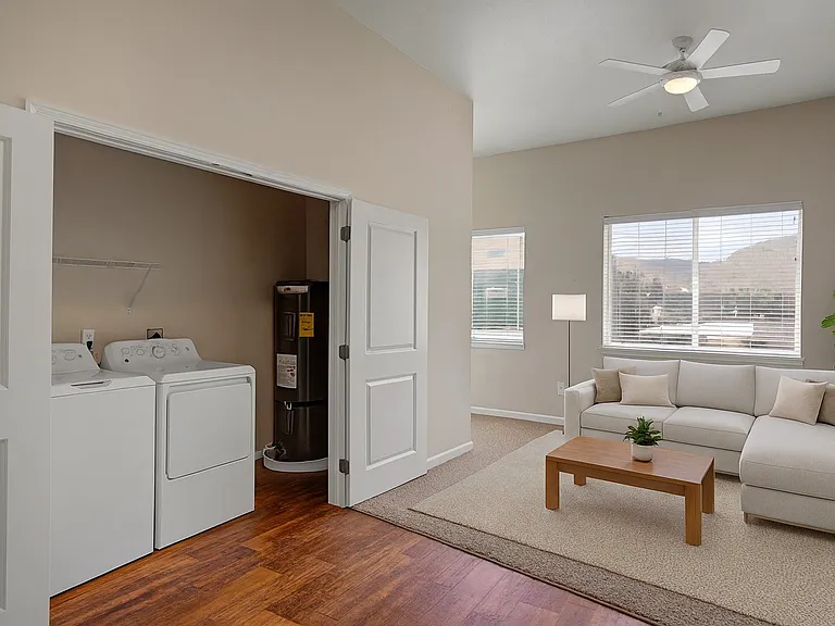 600 Riverside — Photo 1