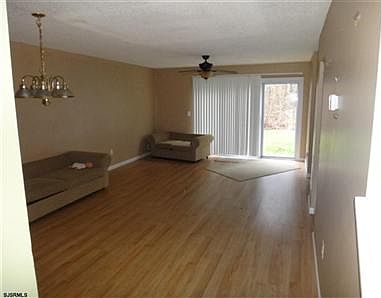 4th image of 184 Rumson Dr #1087