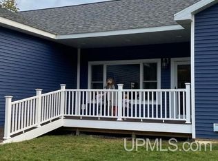 1021 E C St, Iron Mountain, MI 49801