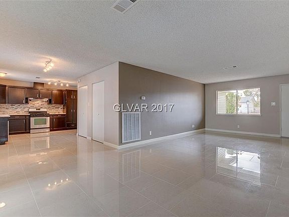 3rd image of 205 Zia St