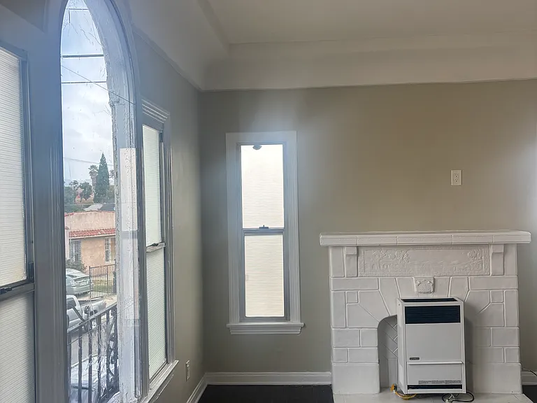2536 S Palm Grove Ave — Photo 16