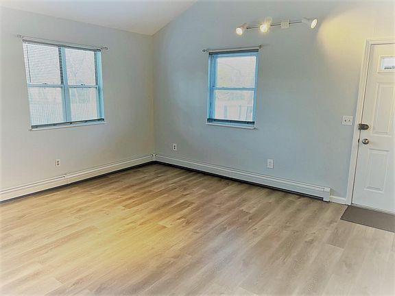 5th image of 11 Cherry Ln