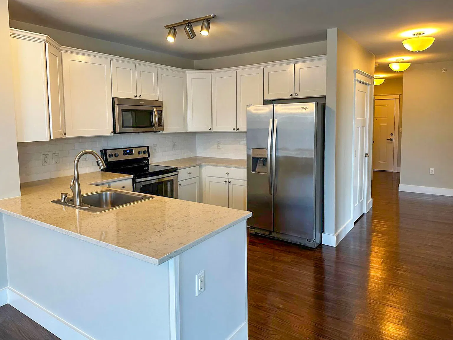 2 bed, 1405 sqft, $3,650 — Photo 4
