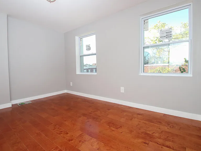 882 N Fallon St — Photo 11