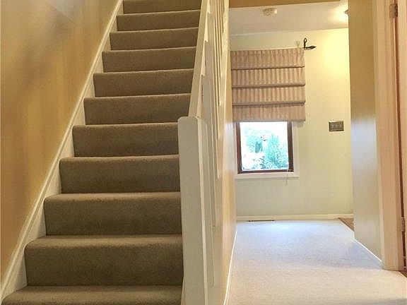 3rd image of 4640 Wisteria Cir