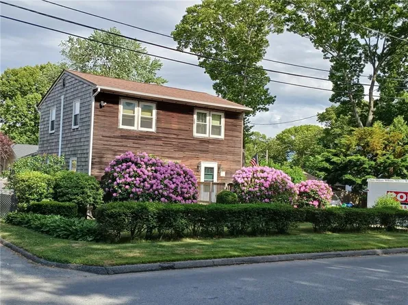 92 Hawksley Ave, Warwick, RI 02889