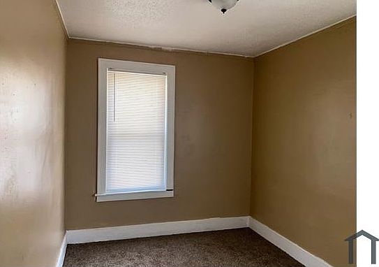 5th image of 2025 Fullerton St #104