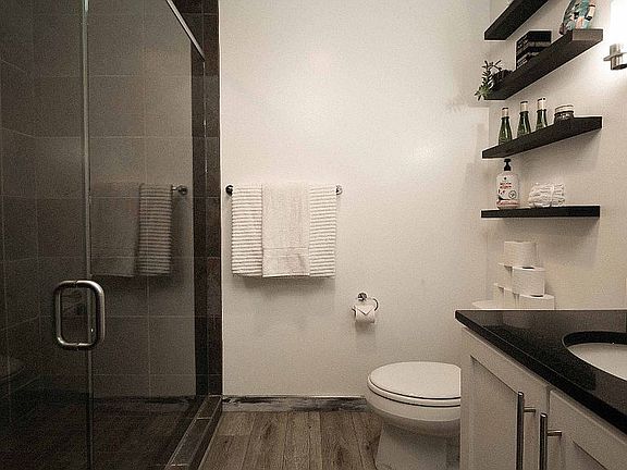 5th image of 309 E Market St Unit 209