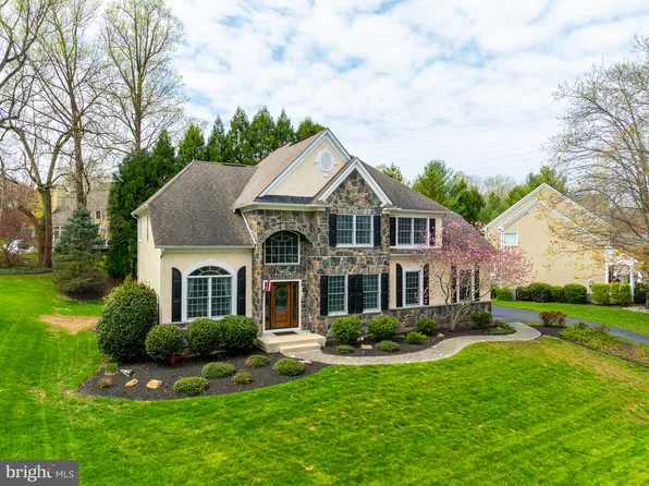 110 Saint Andrews Dr, Avondale, PA 19311